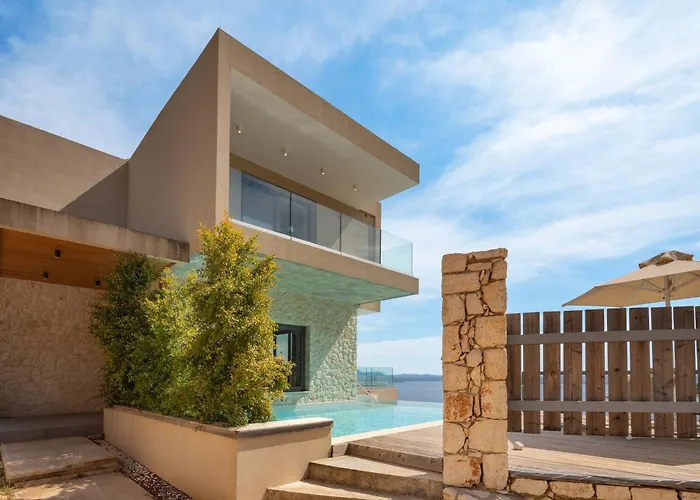 فيلة Ouranos By Whitedream نساكيون
